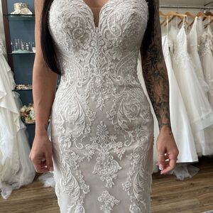 Intricate Ivory Lace Bridal Gown